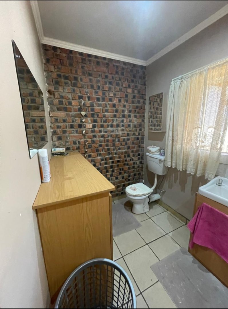 4 Bedroom Property for Sale in Olive Hill Free State